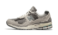 NEW BALANCE 2002R
