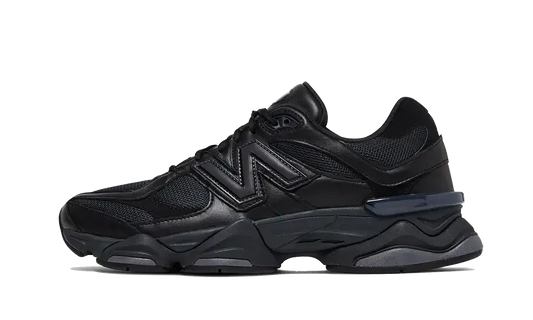 9060 Triple Black Leather - U9060NRI
