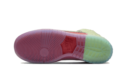 Nike Nike SB Dunk High Pro QS Strawberry Cough - CW7093-600